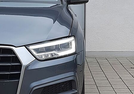 Audi Q3 2.0 TFSI quattro DSG/LED/Kam/AhK/Leder/19"
