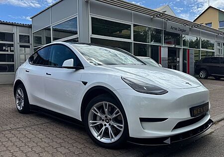 Tesla Model Y Basis RWD *MAXTON/Ambientebeleuchtung*