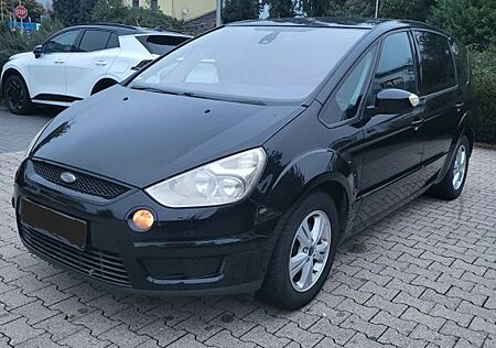 Ford S-Max 2,0 TDCi 103kW DPF Titanium Alcantara