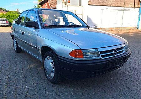 Opel Astra 1.8 Automatik Lim.5Tür./H Kennz./Tüv 06/26