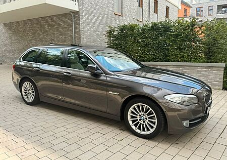 BMW 530d xDrive Luxury-Line *Softcl*NightVisi*HeadUp