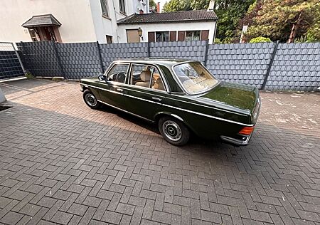 Mercedes-Benz 200