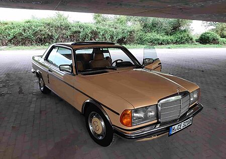 Mercedes-Benz 230 CE