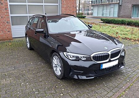 BMW 320d Touring Adv. AHK mit 22 Mon. -Garantie