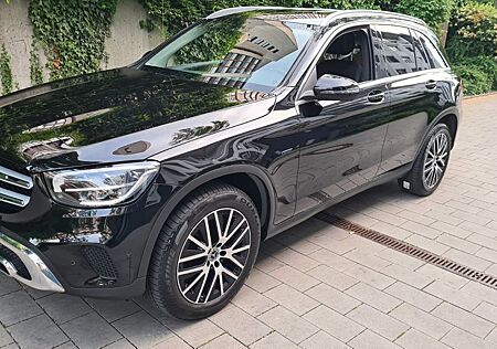 Mercedes-Benz GLC 300 de 4Matic,Alu19",Kamera,AHK,ACC,Artico,