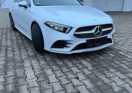 Mercedes-Benz A 200 4MATIC DCT -