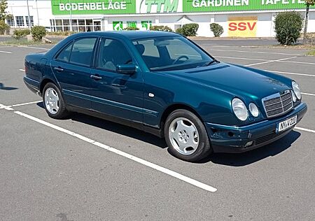 Mercedes-Benz E 320 ELEGANCE Elegance