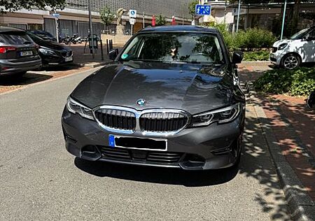 BMW 330 Sport Line Laserlicht Head-Up Vollausstattung