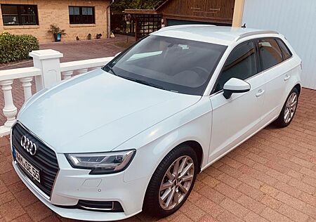 Audi A3 30 g-tron S tronic Sportback -