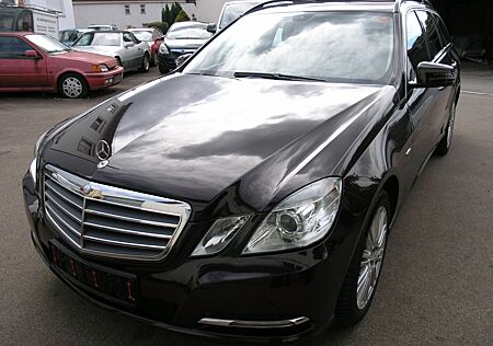 Mercedes-Benz E 300 4MATIC T BlueEFFICIENCY -