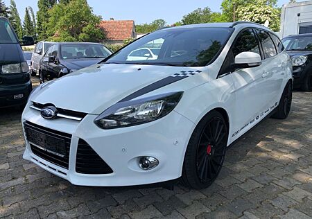 Ford Focus Turnier 1.6 ECOBOOST Titanium Klimaaut Pdc