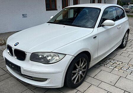 BMW 118i Lim. |PDC|KLIMA|SHZ|MFL|TEMPO|