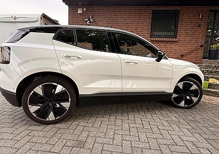 Volvo EX30 Twin AWD Ultra 428PS Wärmepumpe Panorama