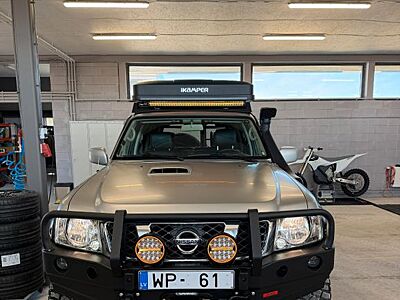 Nissan Patrol Y61 OVERLAND