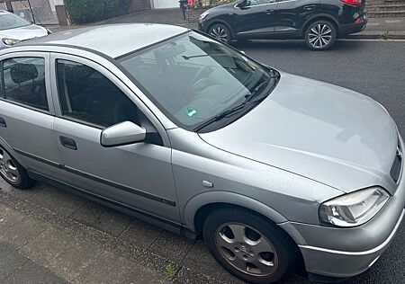 Opel Astra 1.6 16V Edition 100 Edition 100