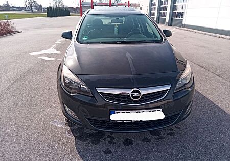 Opel Astra Sports Tourer 2.0 CDTI ZAHNRIEMEN NEU