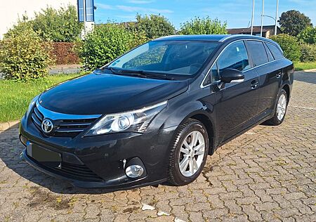 Toyota Avensis Combi 2,0-l-D-4D Executive Executive