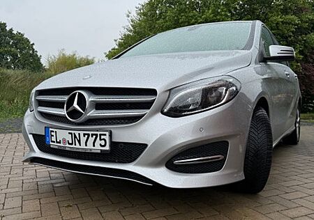 Mercedes-Benz B 180 -