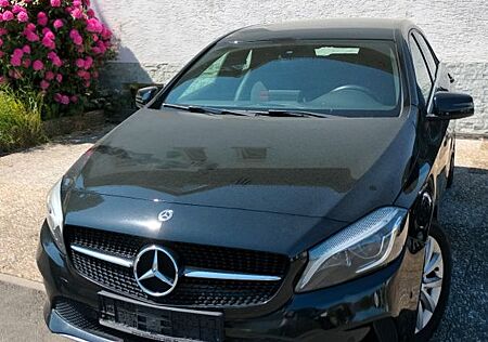 Mercedes-Benz A 200 d -