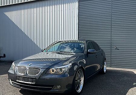 BMW 525i -