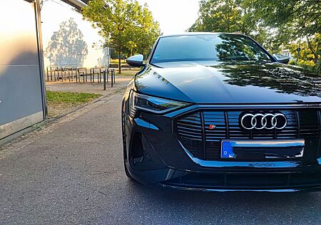 Audi e-tron S quattro S