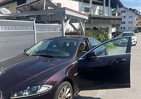 Jaguar XF 2.2 L Diesel -