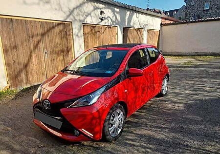 Toyota Aygo (X) Aygo (X) 1,0-l-VVT-i x x
