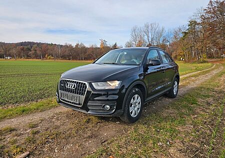 Audi Q3 2.0 TDI QUATTRO KlimaAut. AHK ScheckH TÜV NEU