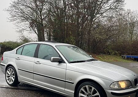 BMW 320i -