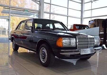 Mercedes-Benz 200