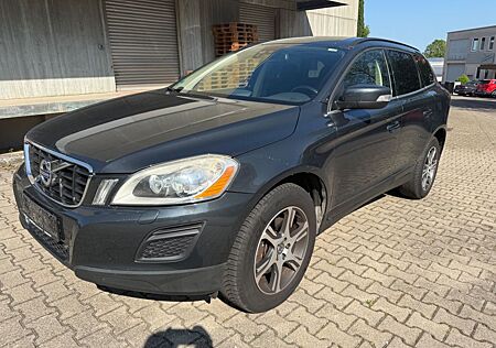 Volvo XC 60 XC60 Momentum AWD Automatik/Navi