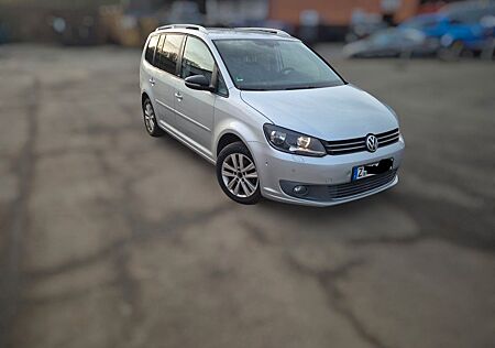 VW Touran Volkswagen 1.6 TDI Highline BlueMotion Technolog...