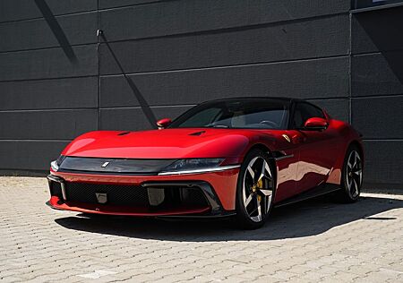 Ferrari 12 Cilindri *Crema* Carbon-Pano-*Blanco COC*