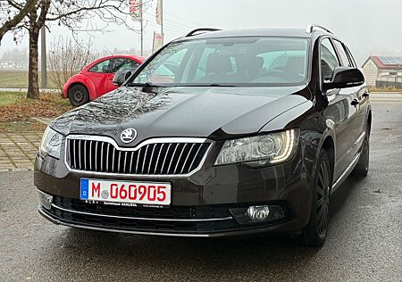 Skoda Superb 2.0 TDI Combi Exclusive/2.Hand/Alcantara