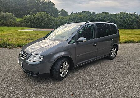 VW Touran Volkswagen 1.6 Conceptline Conceptline