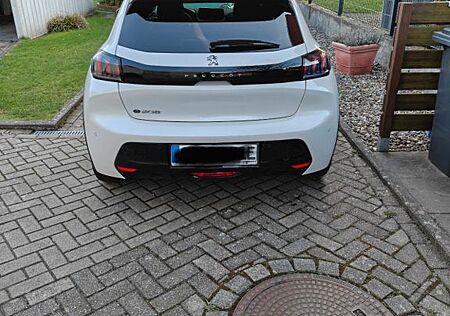 Peugeot e-208 136 Allure Pack Allure Pack