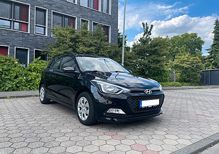 Hyundai i20 1.2 SPURASSISTENT KLIMA BLUETOOTH