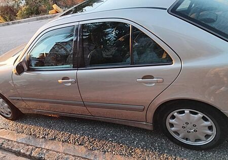 Mercedes-Benz 200 gebraucht kaufen Mercedes-Benz 200 Rostfrei!