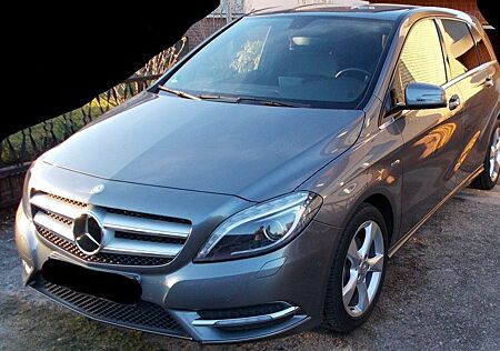 Mercedes-Benz B 200 BlueEFFICIENCY -