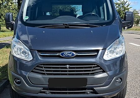 Ford Tourneo Custom Titanium 2.2 Tdci 155P L1H1