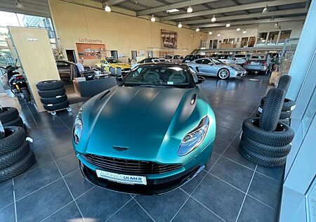 Aston Martin DB11 4.0 V8 Racing green