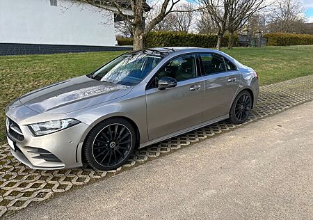 Mercedes-Benz A 200 d Limo AMG mit Burmester Soundsystem