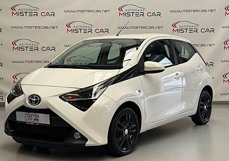 Toyota Aygo (X) gebraucht kaufen Toyota Aygo (X) -play club NAVI/KAM/TEMPOMAT/KLIMA/ALU