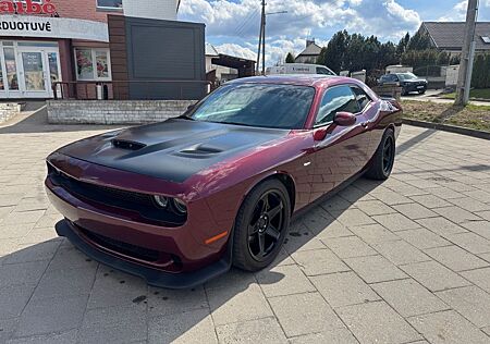 Dodge Challenger R/T 5.7 Hemi