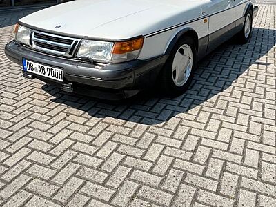 Saab 900