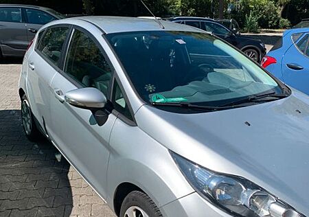 Ford Fiesta zu verkaufen, immer sehr gut gepflegt
