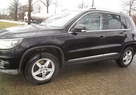 VW Tiguan Volkswagen Sport & Style 4Motion Bi-Xenon Navi Leder