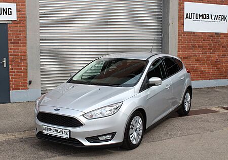 Ford Focus 1.Hand*Scheckheft*Klima*PDC*