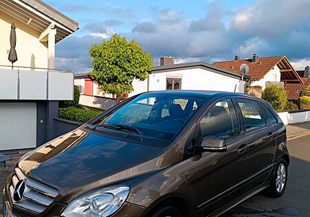 Mercedes-Benz B 150 TÜV neu