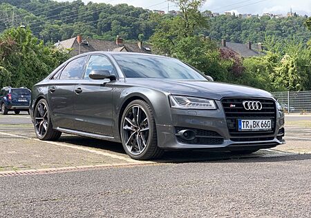 Audi S8 Plus Daytonagrau Vollausstattung